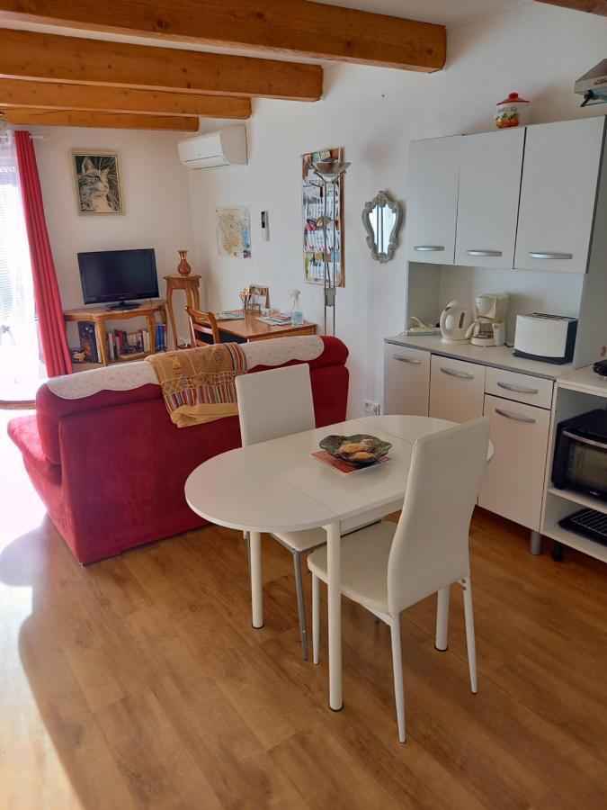 Studio Agreable Et Tres Lumineux Salles-dʼAude Exterior foto